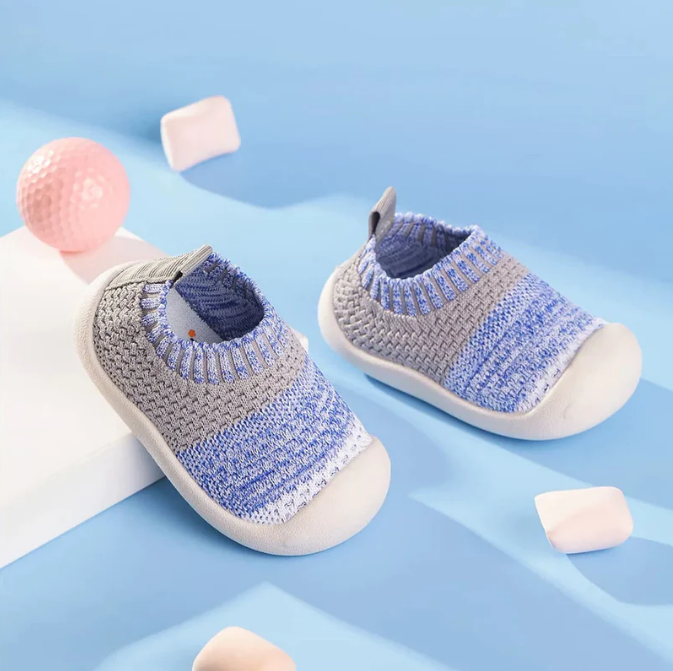 ANTI-SLIP AND ANTI-SWEATING SHOES FOR BABIES